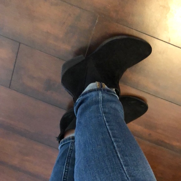 Size 6 Booties - Picture 6 of 6